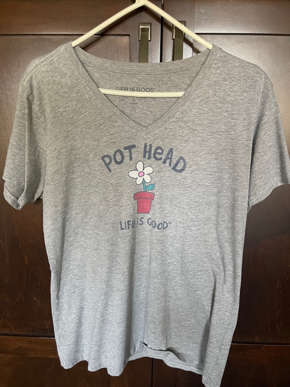 Life Is Good Gray V-Neck 'Pot Head' Flower Graphic Tee, size large.